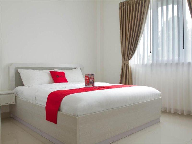 Reddoorz Plus Near Jatinangor Town Square 2 Exterior photo